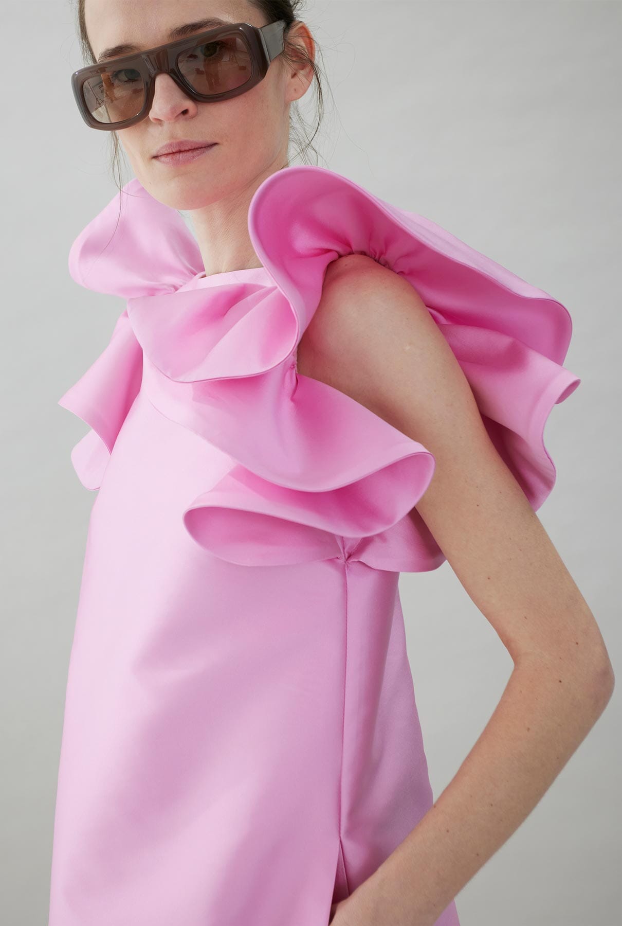 A-line satin dress with ruffles on the sleeves