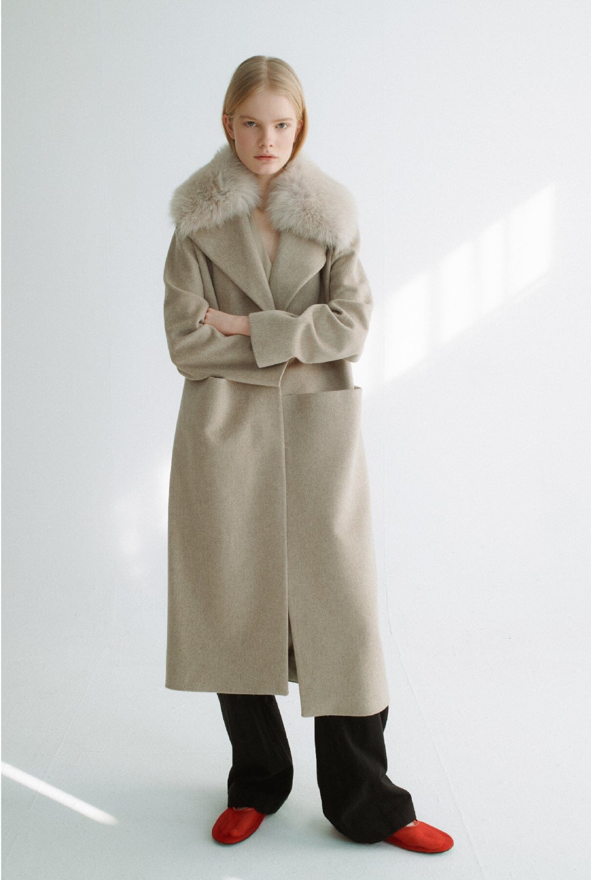 Abrigo largo icono color piedra