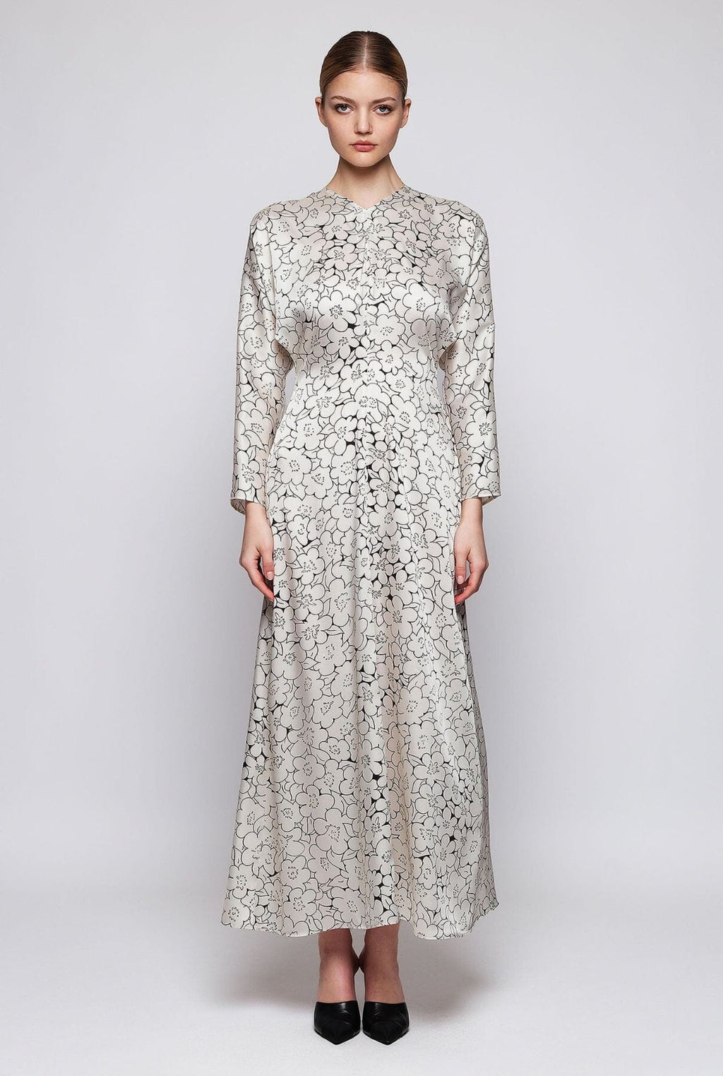 Vestido blanco y negro estampado floral