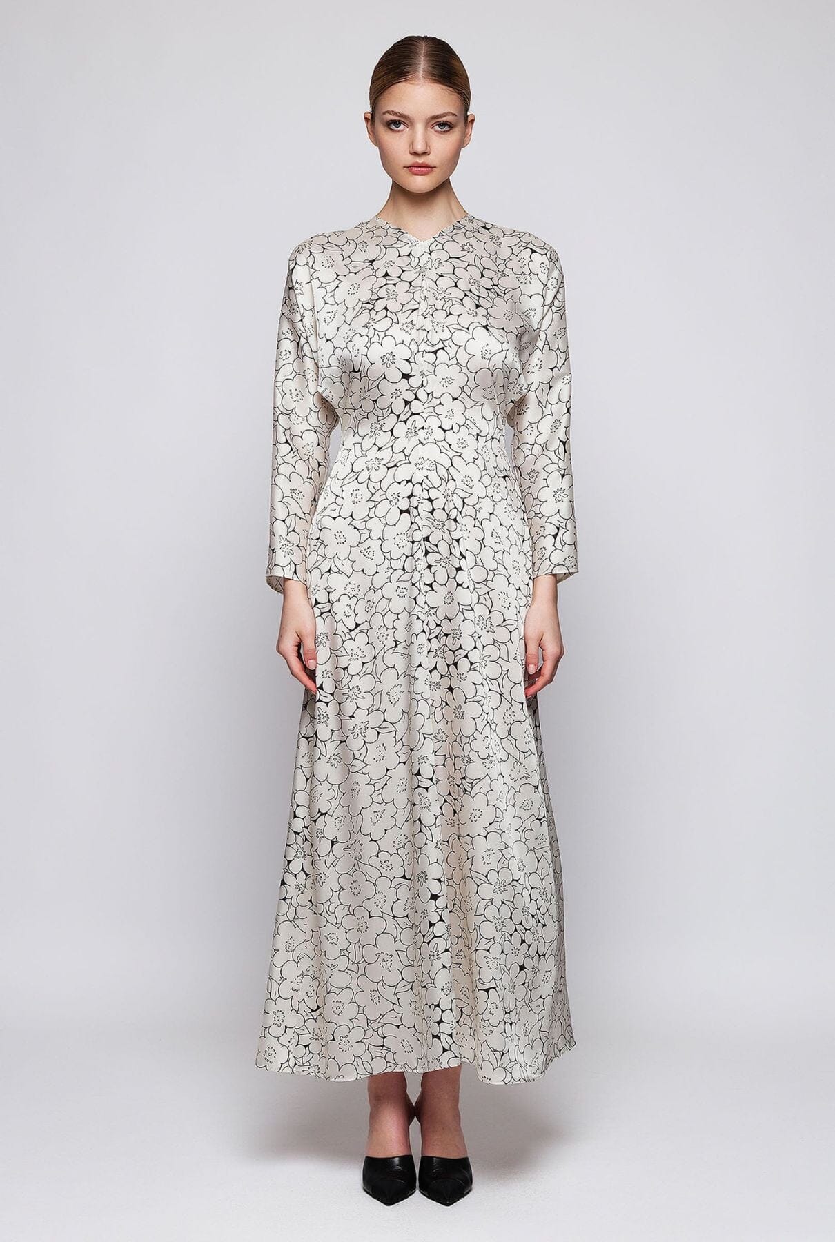 Vestido blanco y negro estampado floral