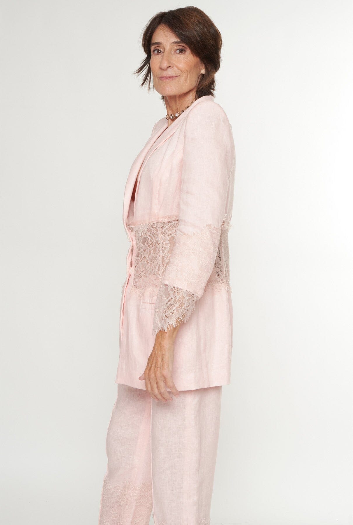 Blazer de lino y encaje rosa palo