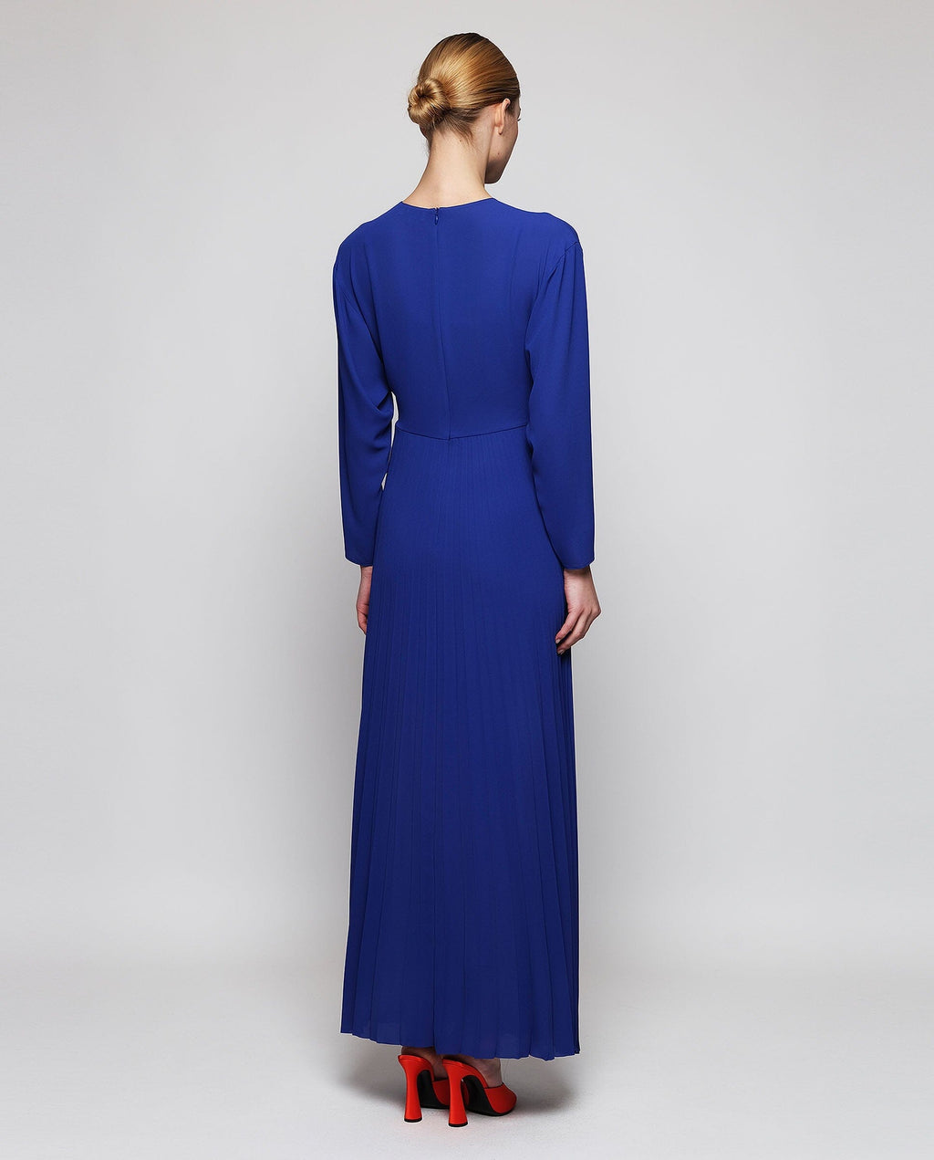 Vestido plisado azul de gasa