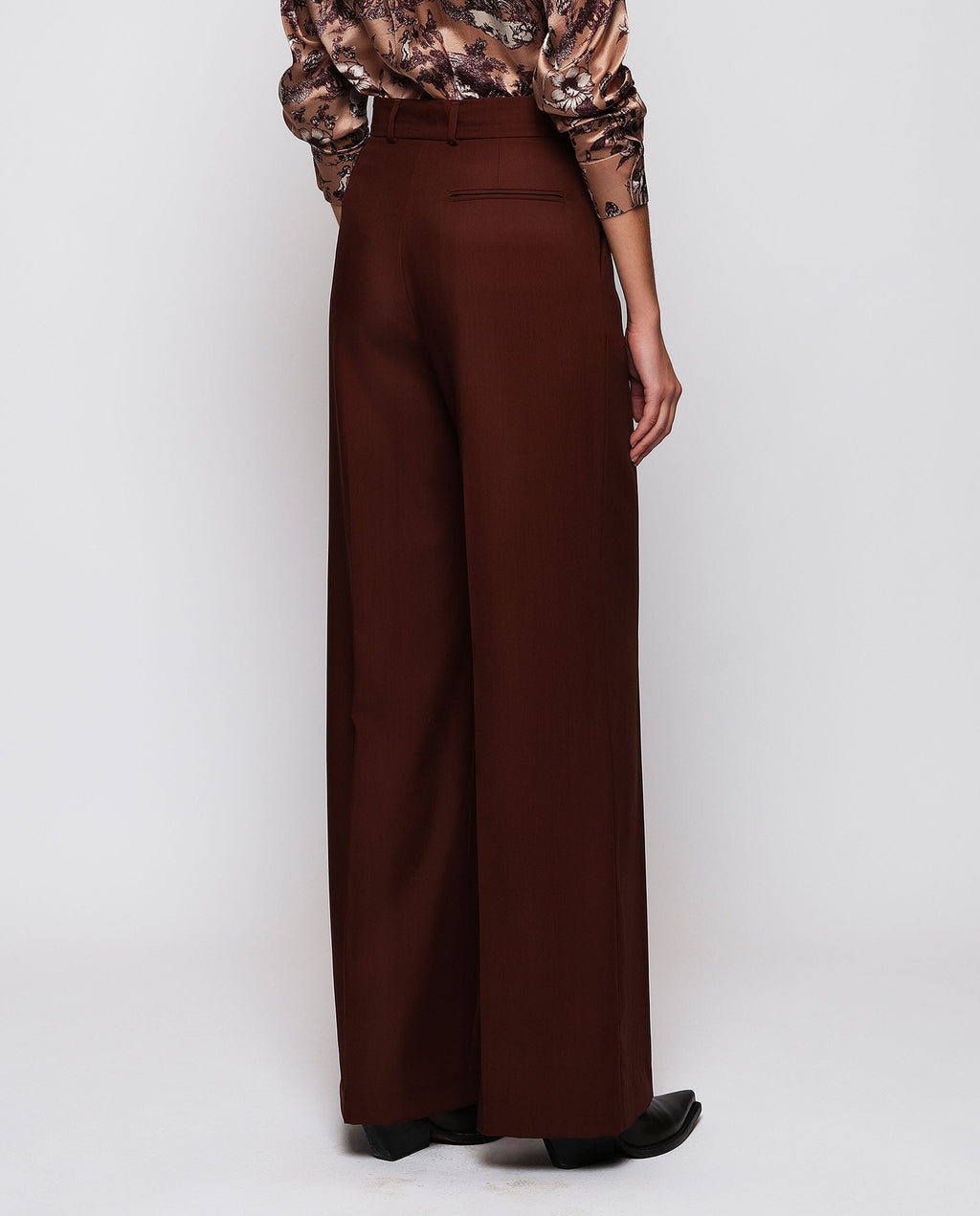 Pantalón de traje marrón de lana