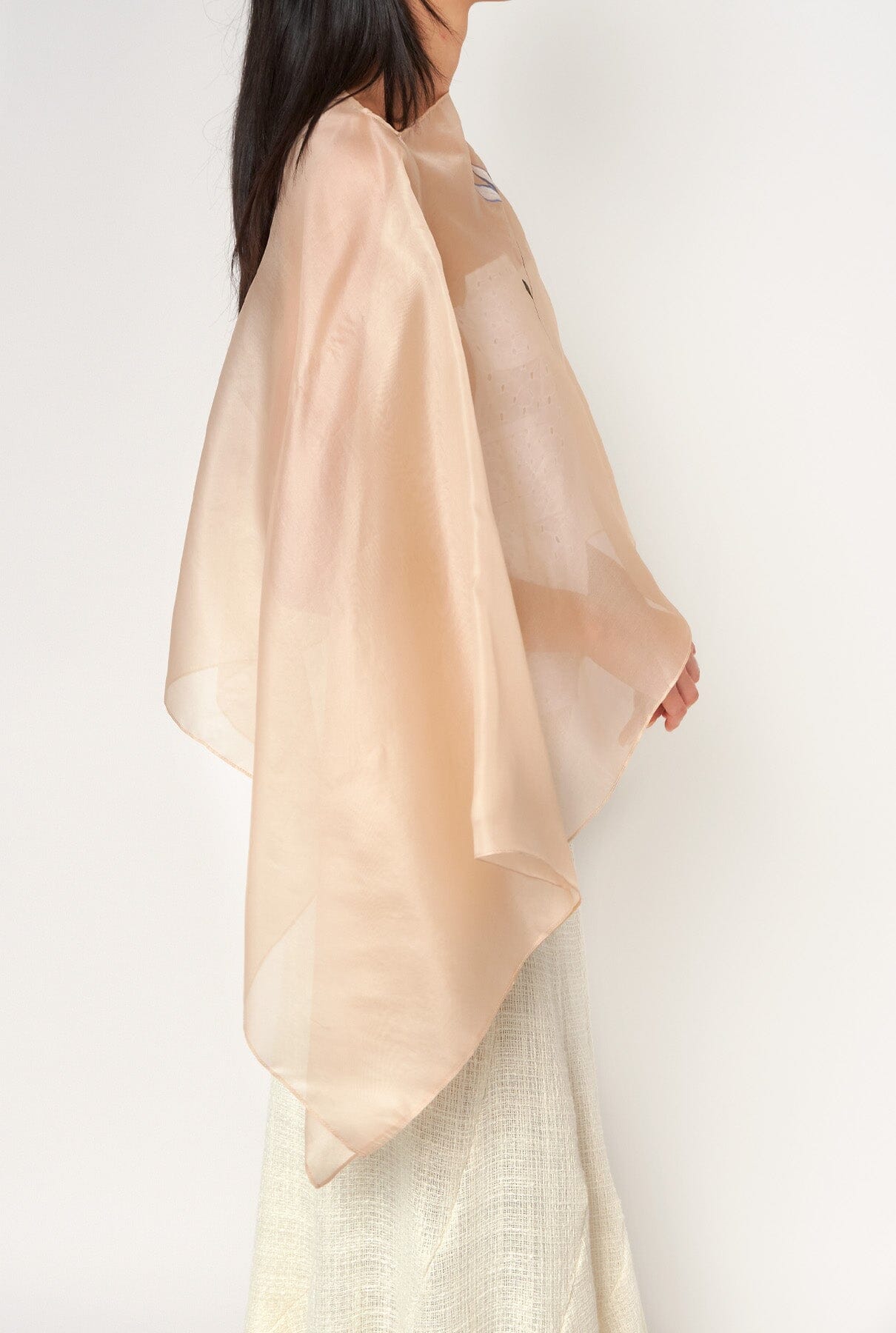 Capa nude organza