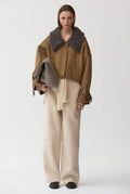 Chaqueta corta de lana y pelo beige