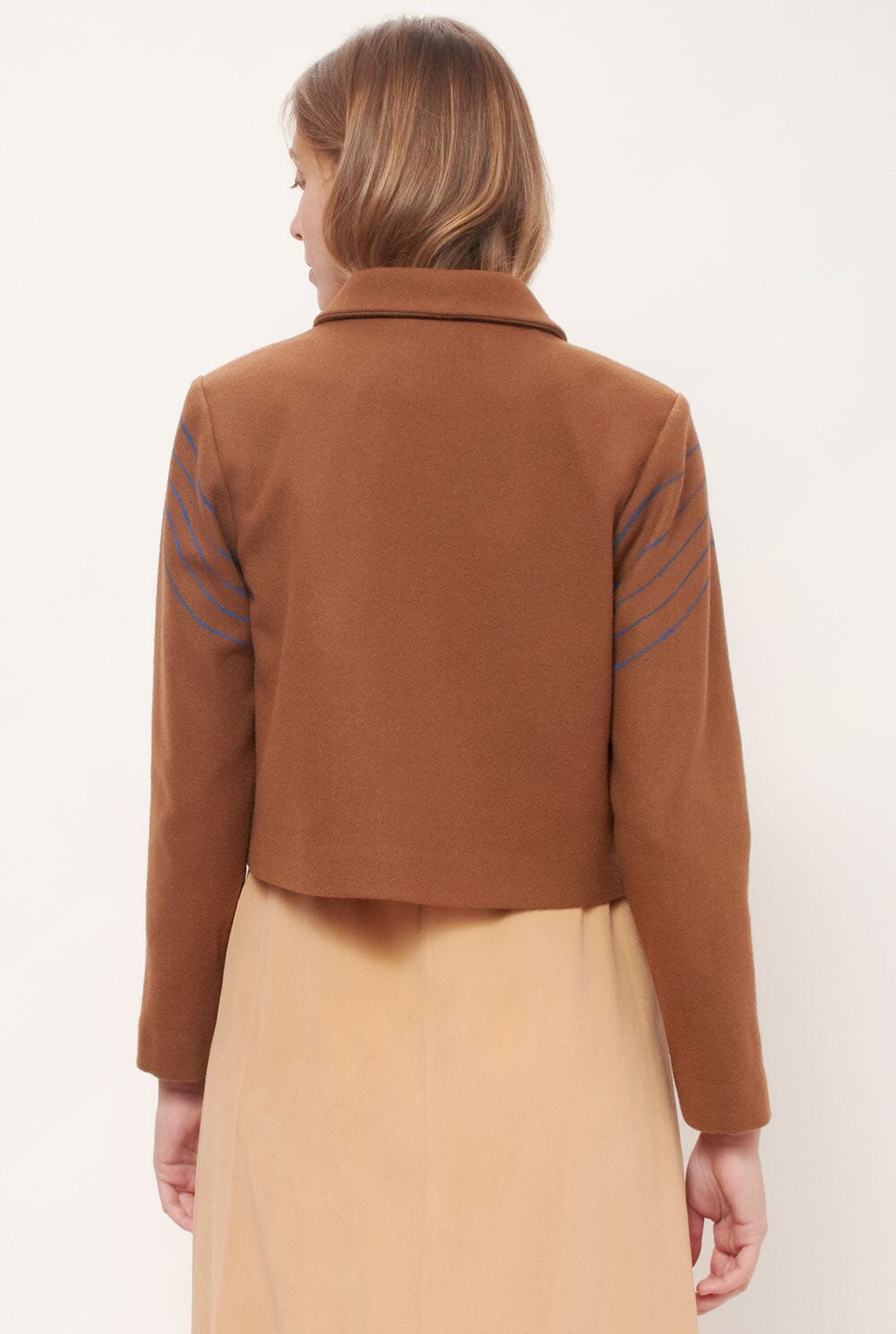 Chaqueta líneas pintadas