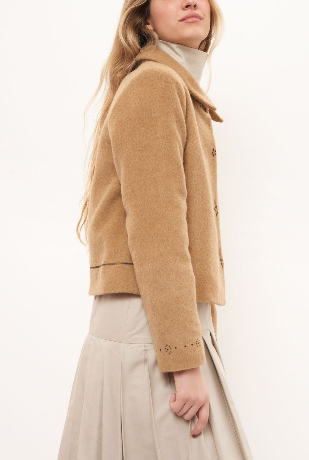 Chaqueta marrón flores