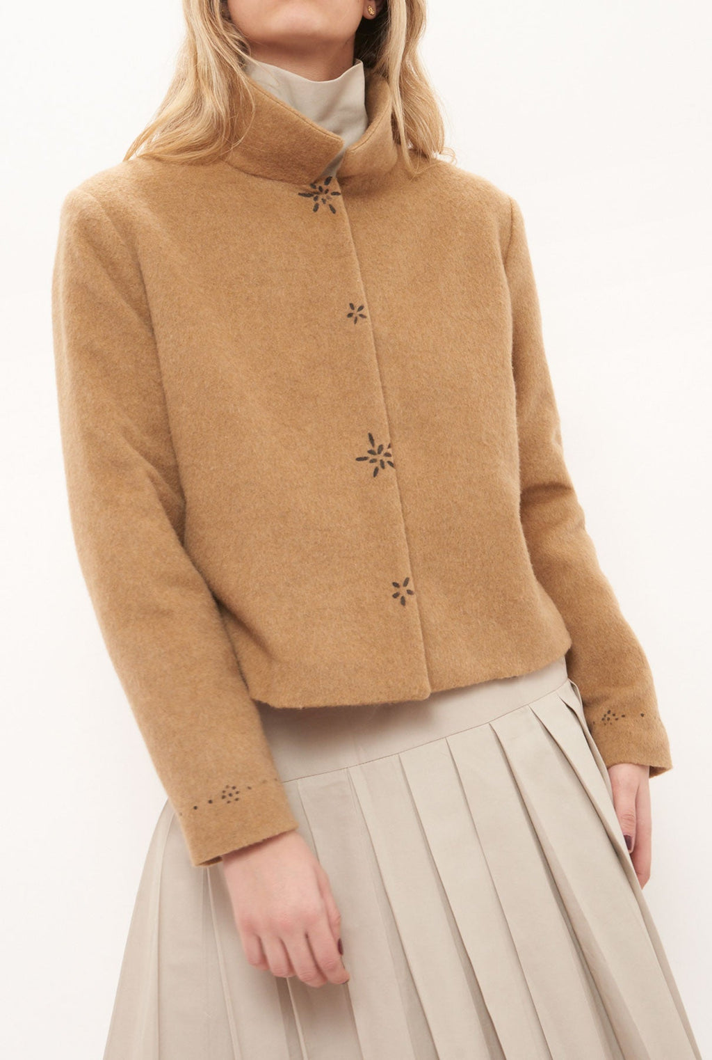 Chaqueta marrón flores