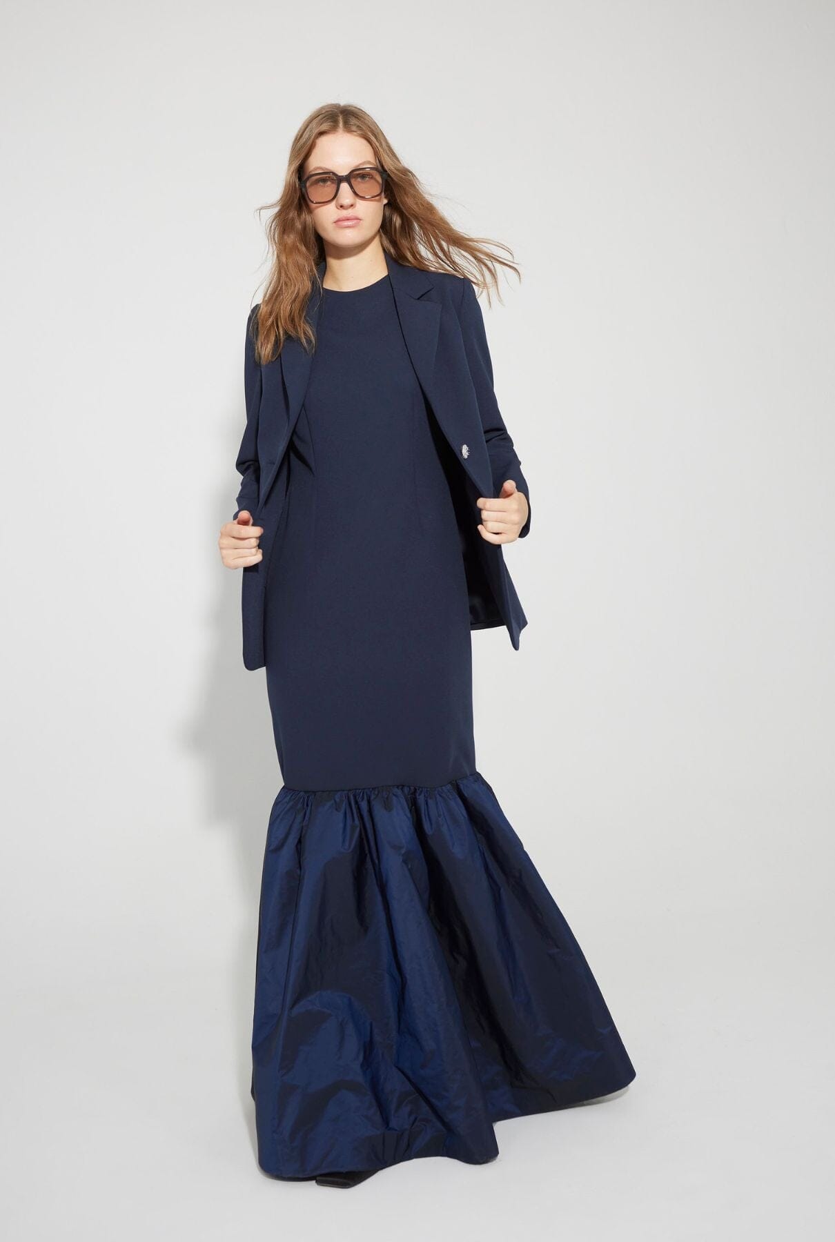 Vestido de crep con volante
