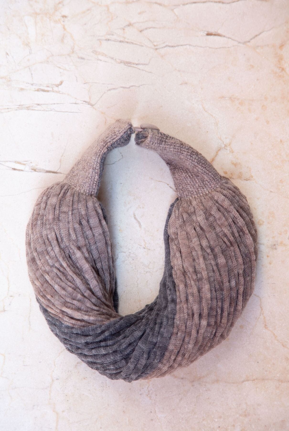 COLLAR LANA BICOLOR TOPO GRIS