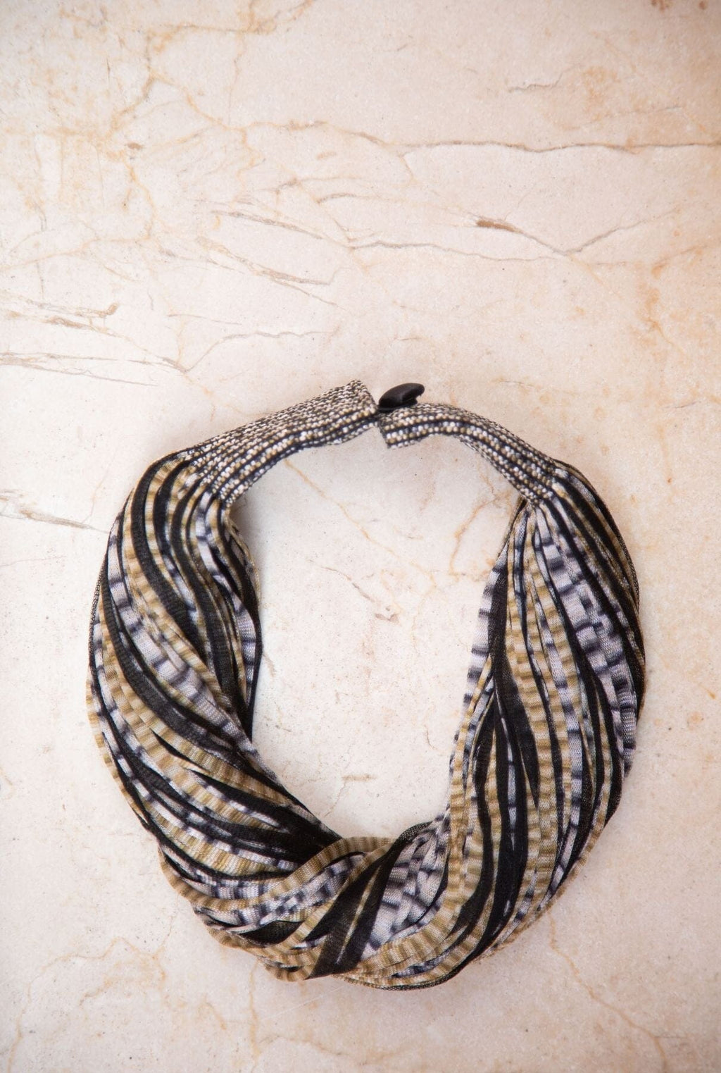 COLLAR SEDA JASP NEGRO/ NILE( NEGRO