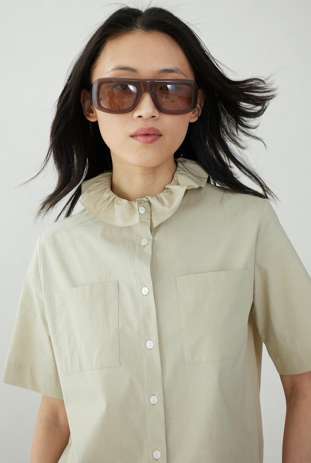 Cotton blouse with ruffle collar