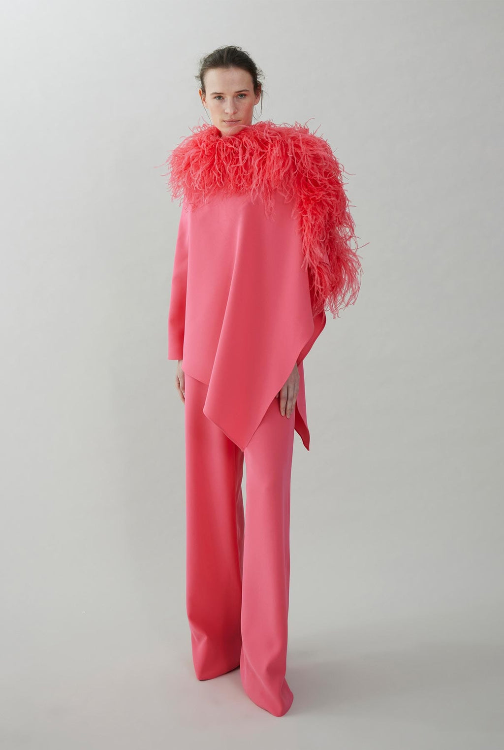 Crepe poncho with natural feathers