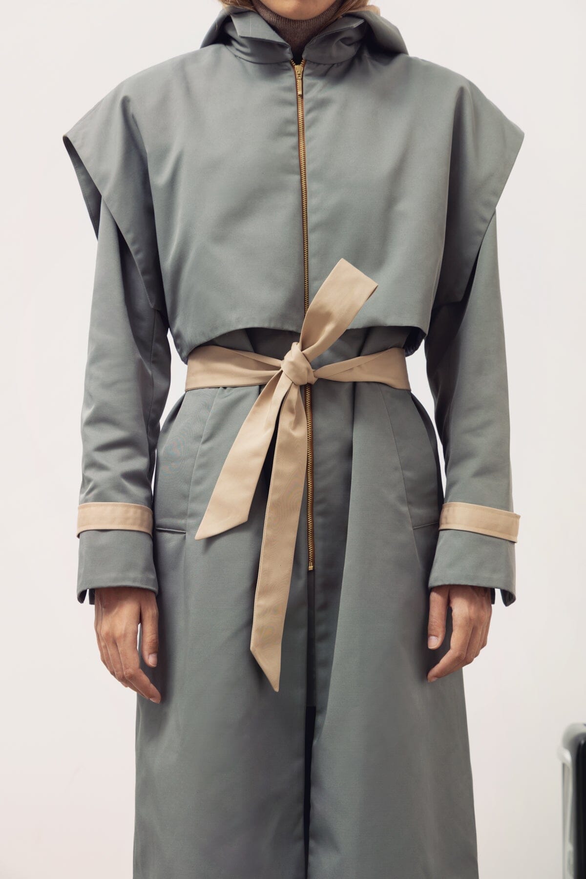 Gabardina Benedetta duo capucha agua
