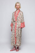 Kimono estampado floral rojo con aplique