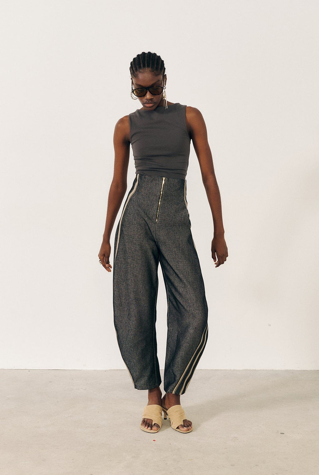 Pantalon globo negro rayas