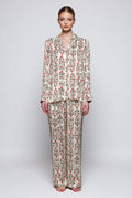 Pijama beige estampado floral rojo