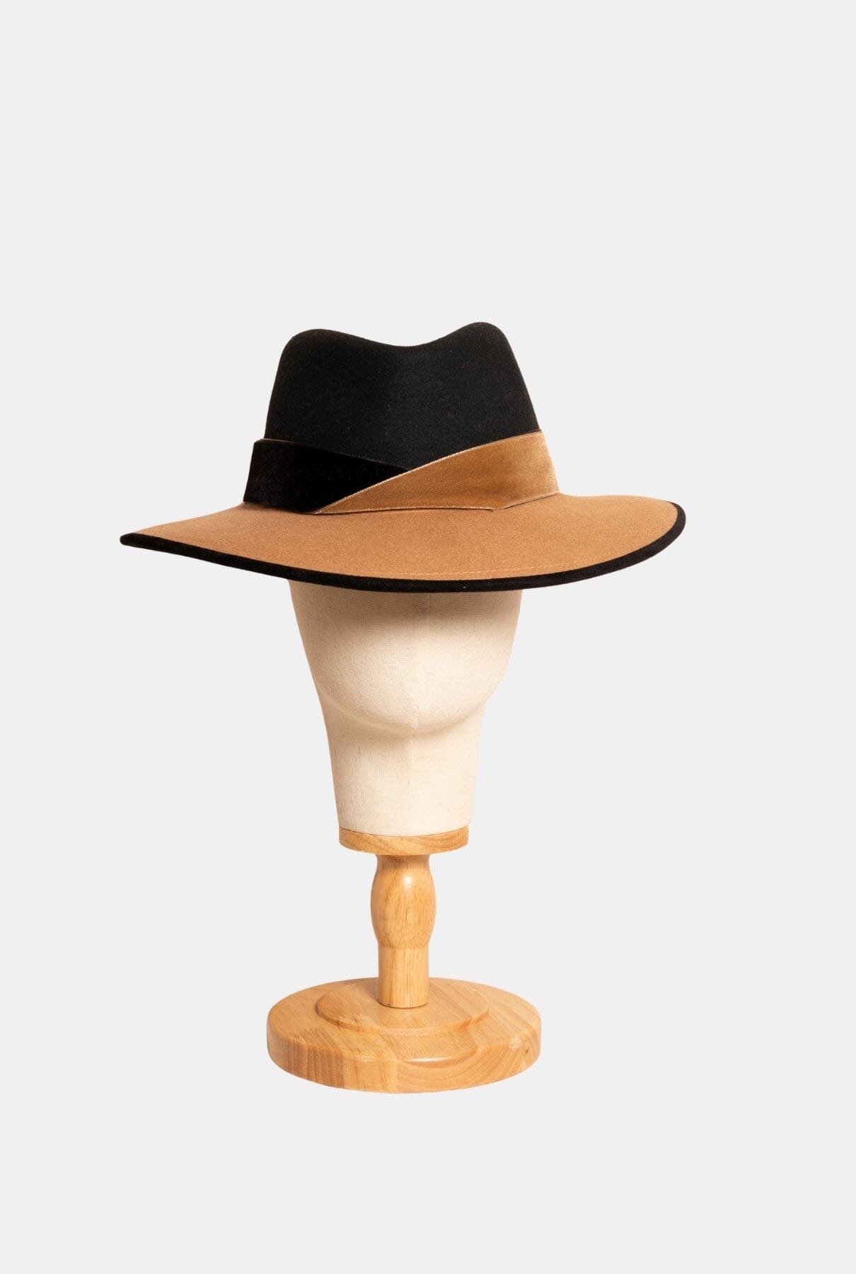 Sombrero Ala 8 Bicolor Negro y Camel