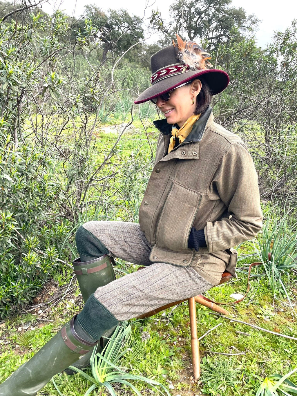 Sombrero Ala 9 CM Espiga Burdeos (Pluma XXL)