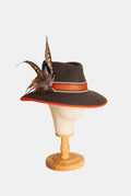 Sombrero Ala 9 topo Terracota- Plumas XXL