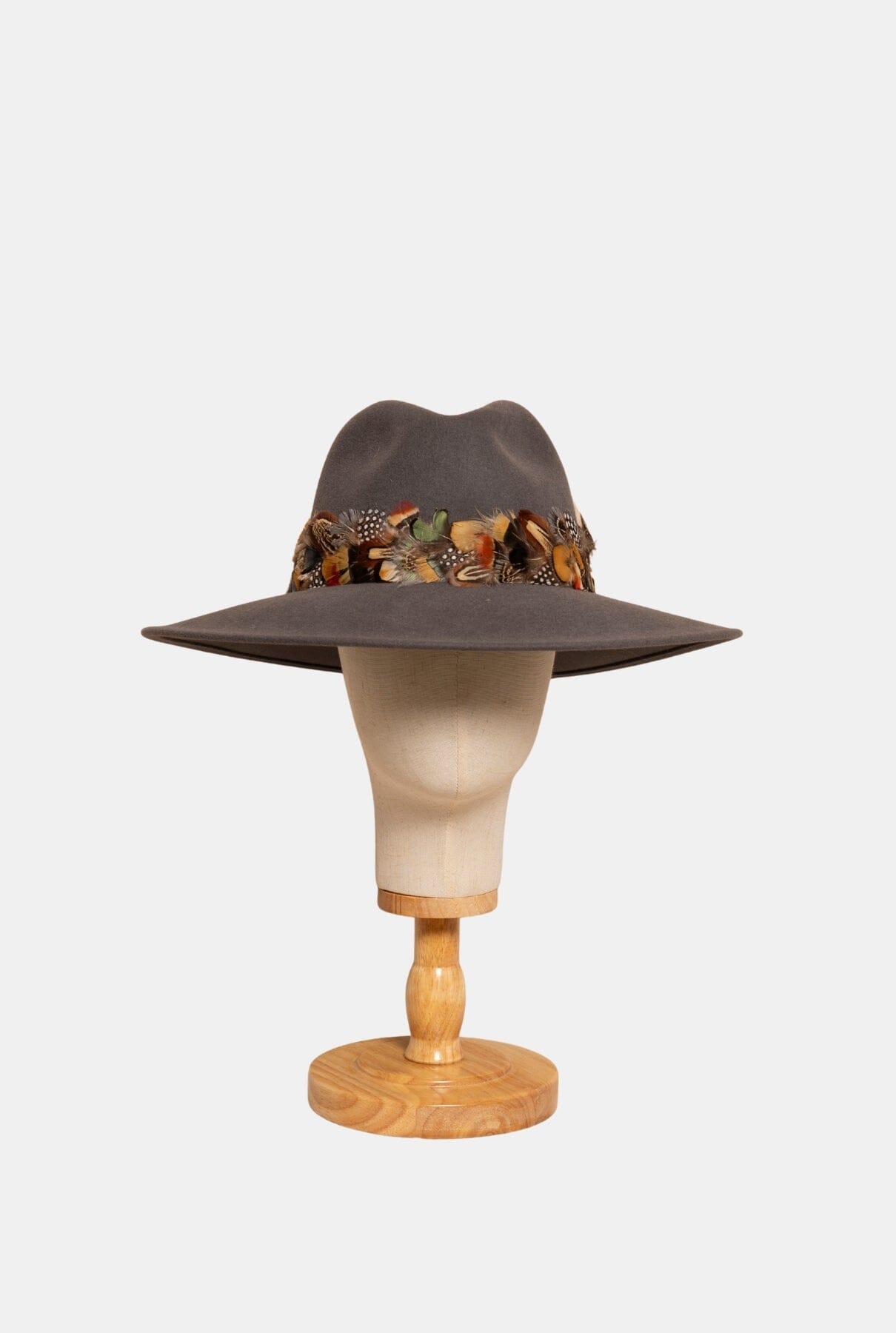 Sombrero Fedora Ala ancha Gris con Plumas