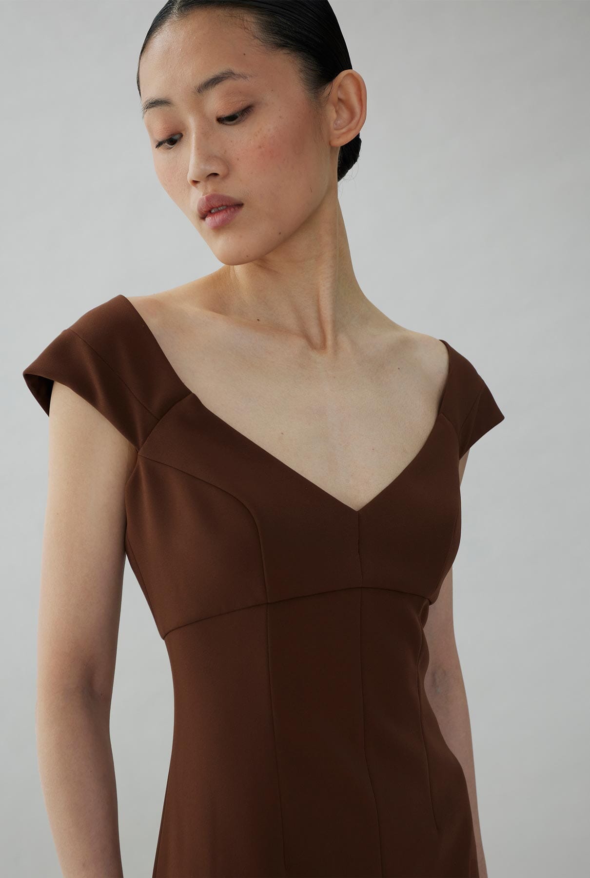 Straight dress with underbust cut