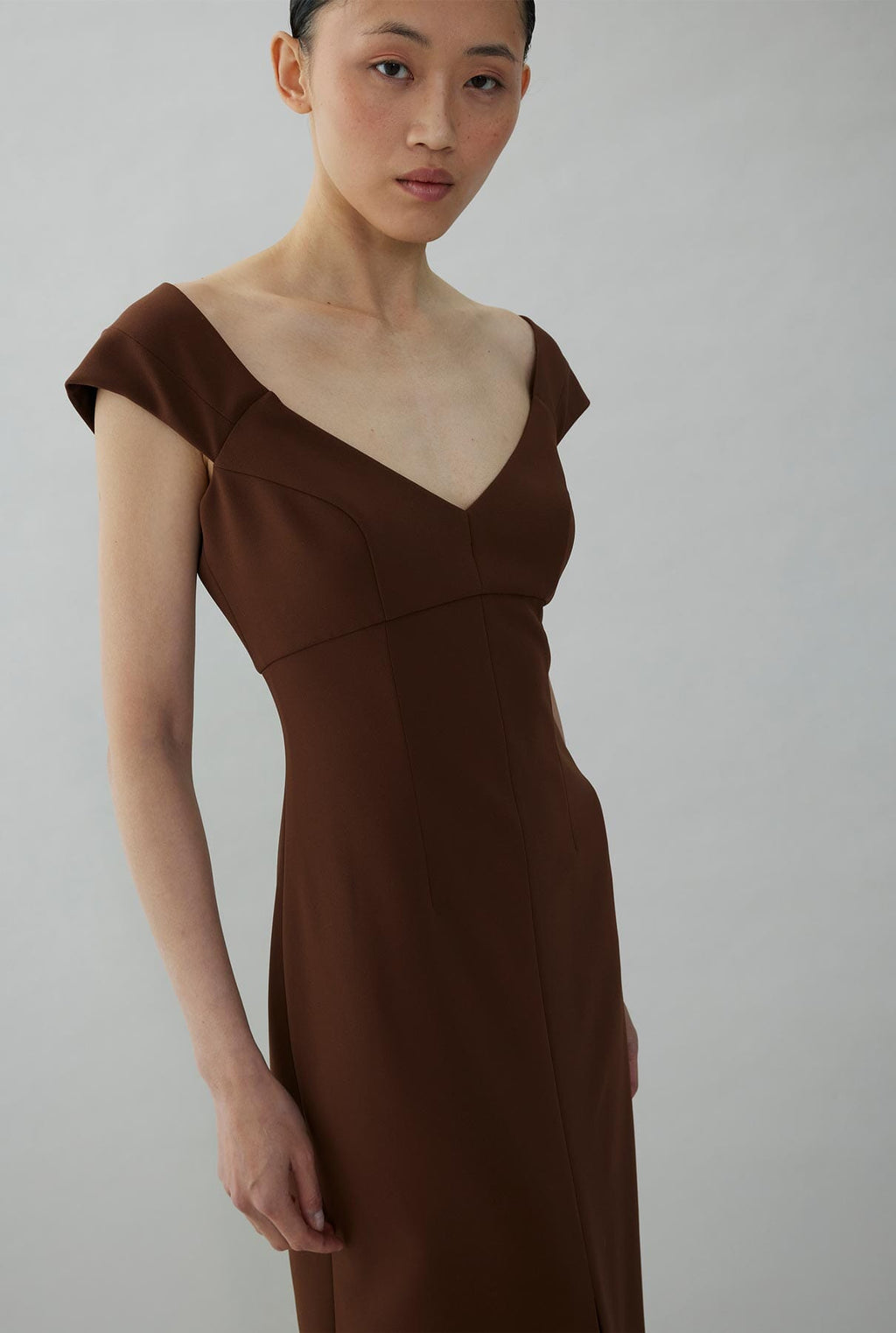 Straight dress with underbust cut