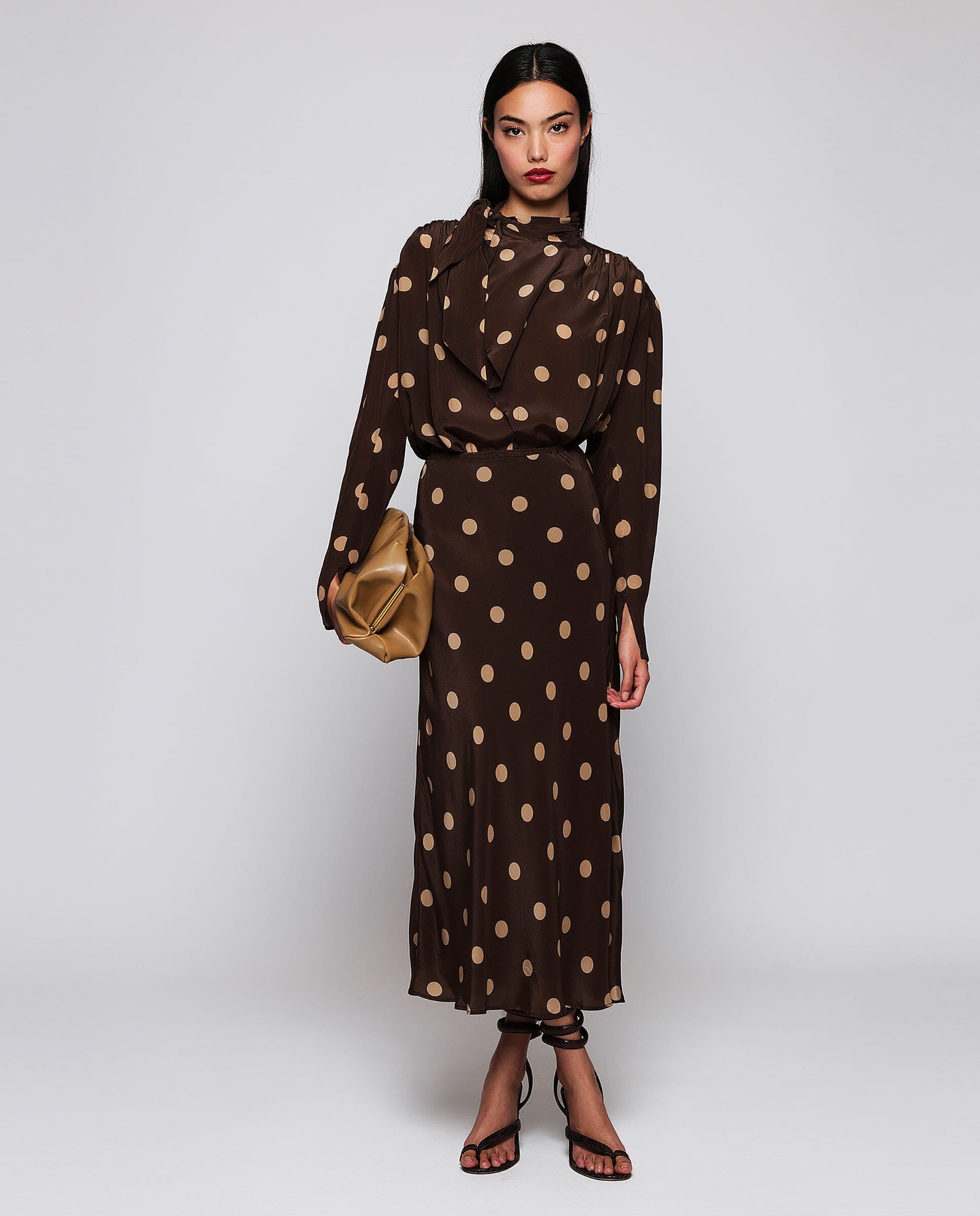 Top marrón estampado lunares beige