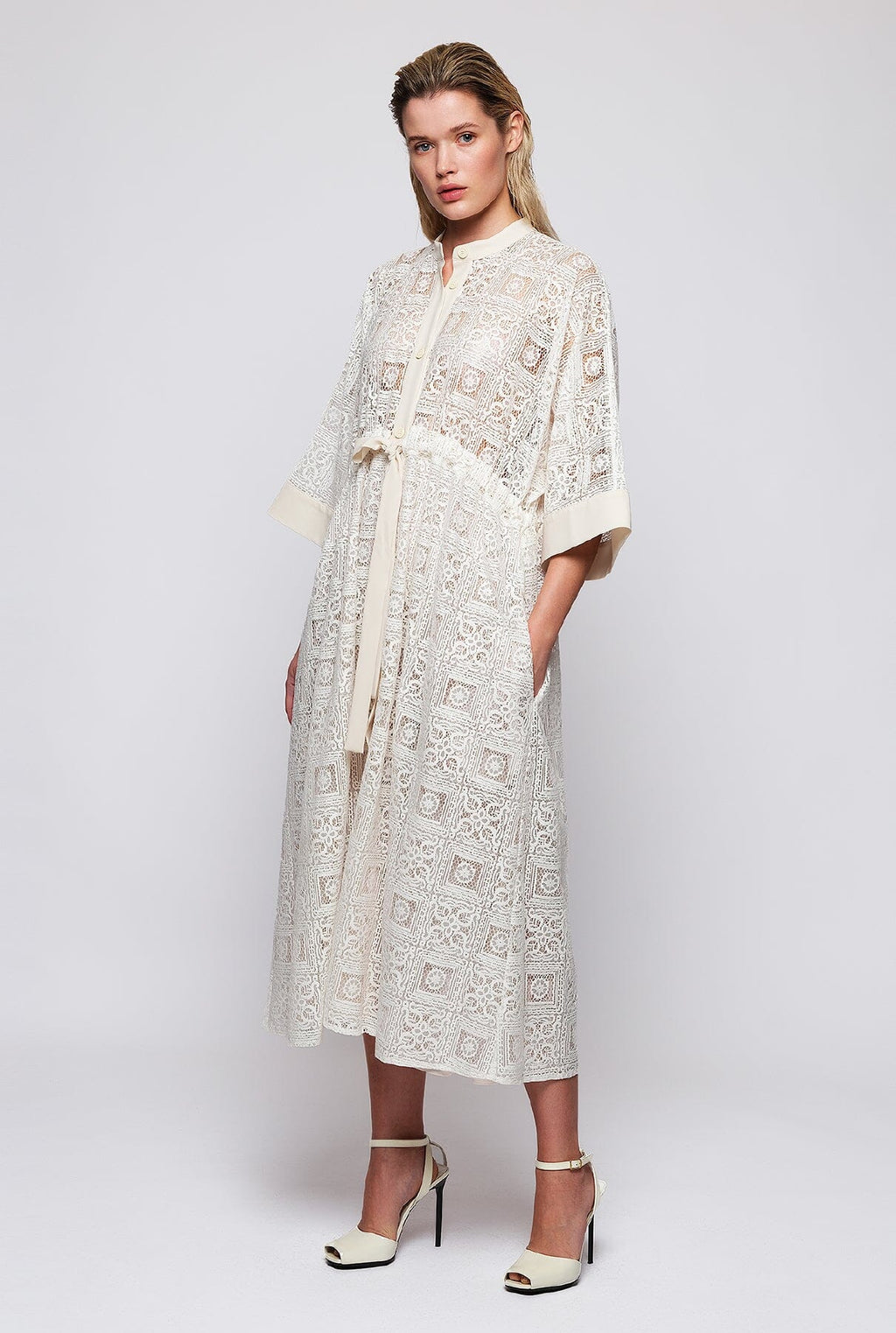 Vestido camisero de encaje