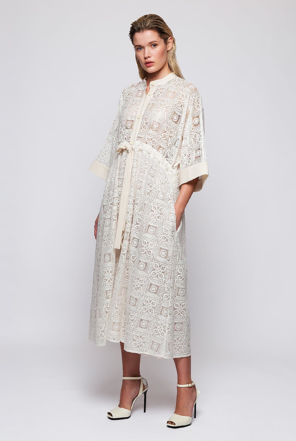 Vestido camisero de encaje