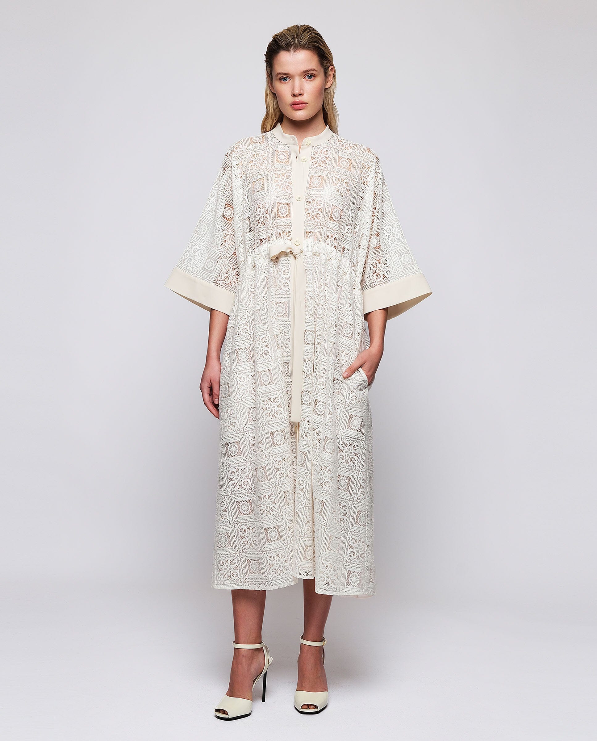Vestido camisero de encaje
