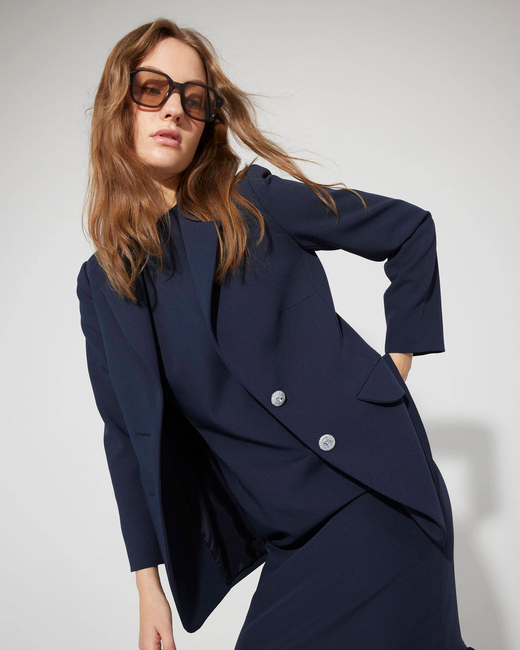 Vestido de crep con volante