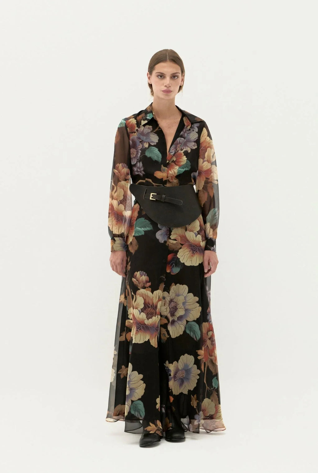 Vestido largo negro de gasa estampado floral