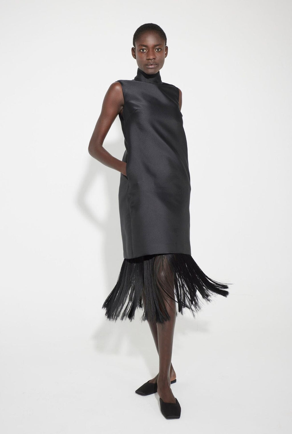 Vestido midi con flecos