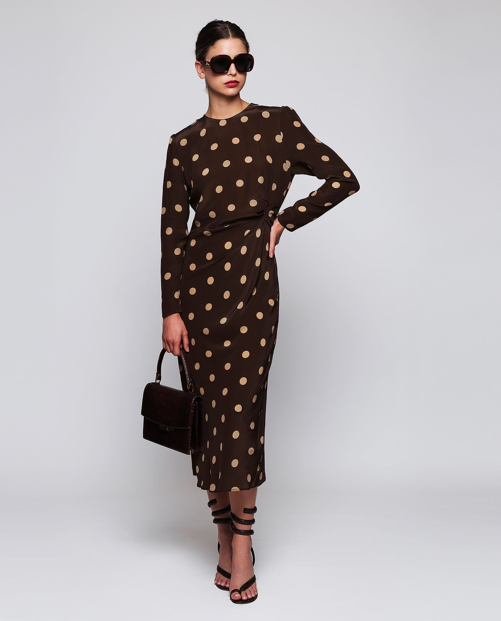 Vestido midi marrón estampado lunares camel