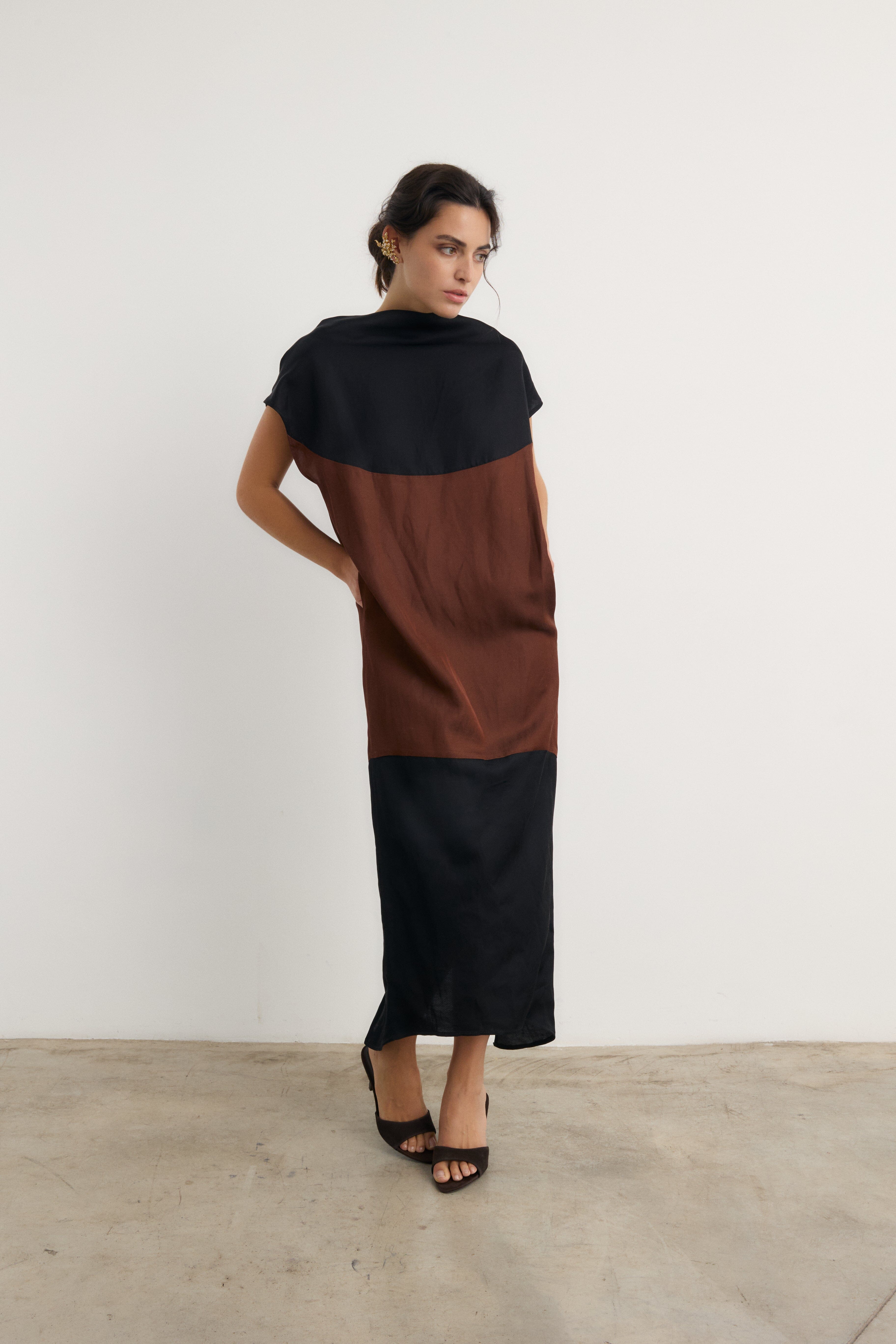 Vestido Nefertiti marrón-negro