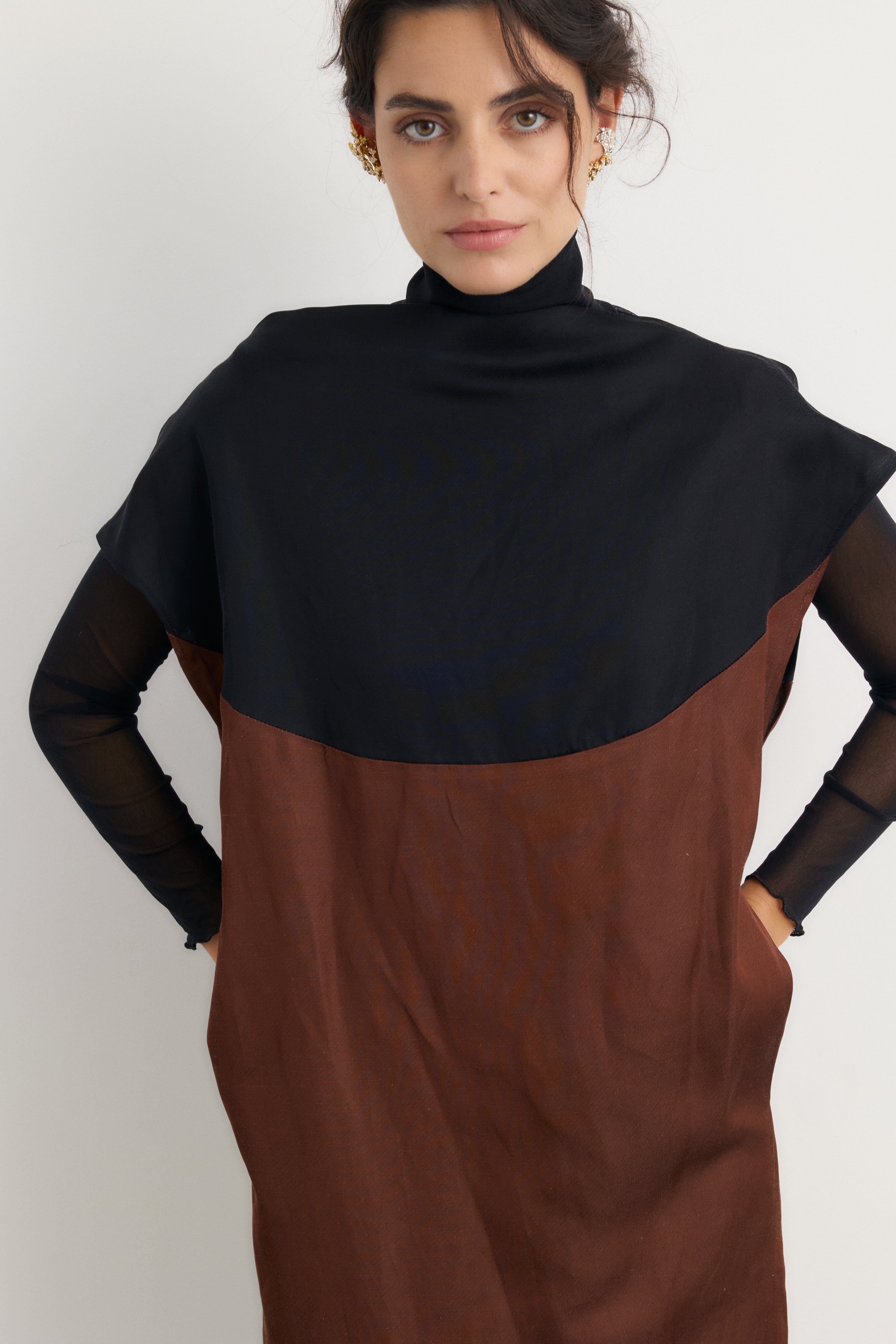 Vestido Nefertiti marrón-negro