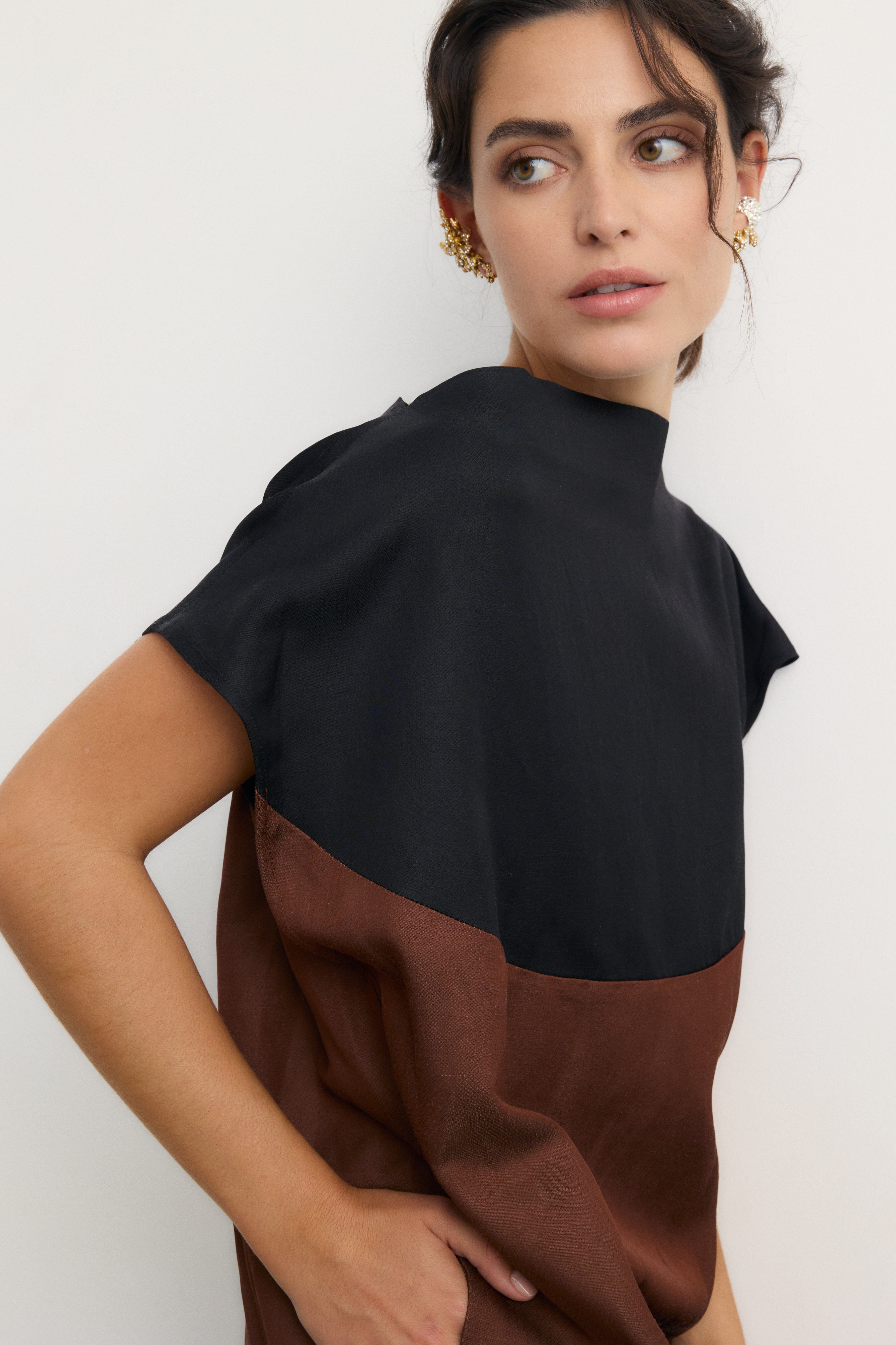 Vestido Nefertiti marrón-negro